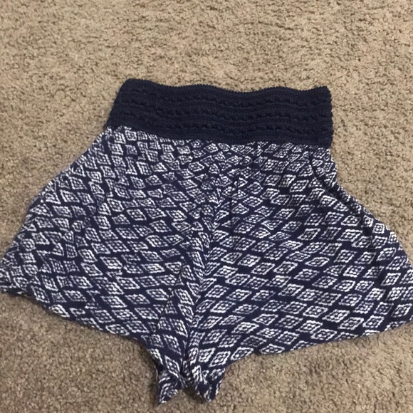 Shorts - Picture 2 of 4